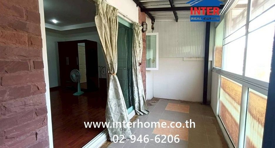 For sale 4 bedrooms townhouse in Bang Khen, Bangkok