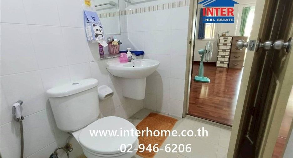 For sale 4 bedrooms townhouse in Bang Khen, Bangkok