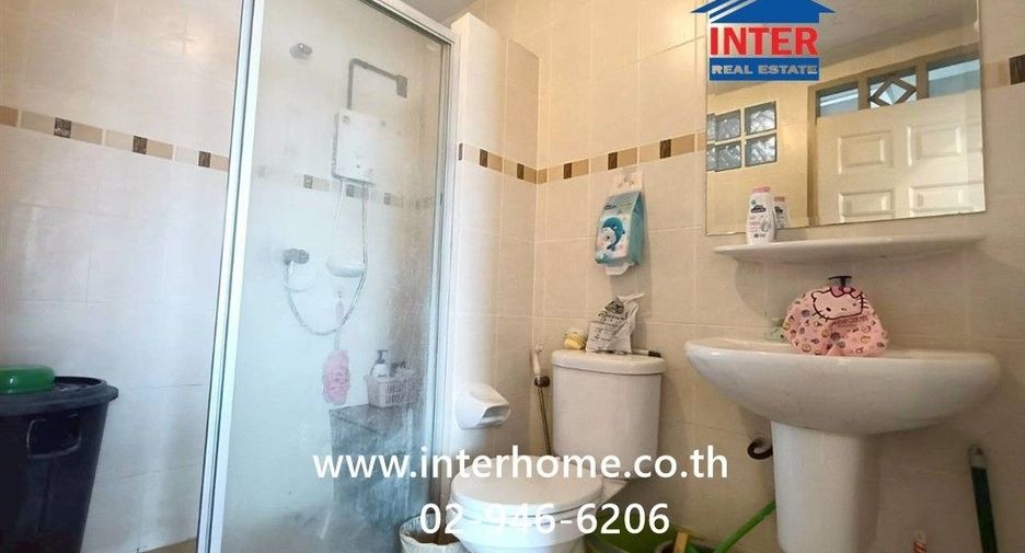 For sale 4 bedrooms townhouse in Bang Khen, Bangkok
