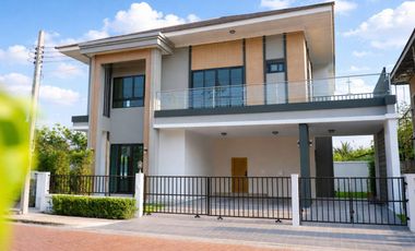 For sale 4 ベッドルーム house in Bang Khun Thian, Bangkok