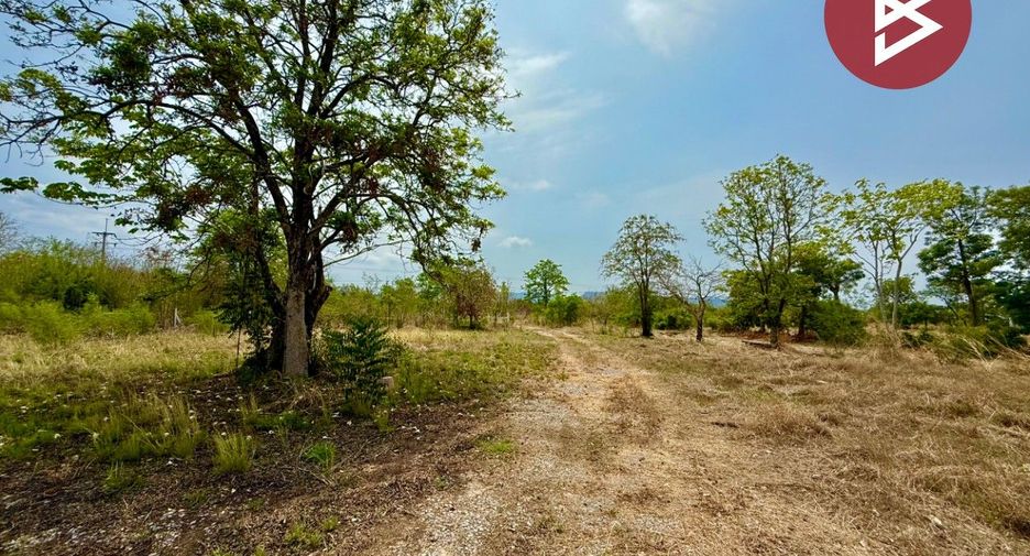 Terreno en venta en Sa Bot, Lopburi