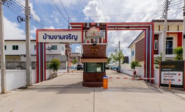Продажа 2 спальни таунхаус в Si Racha, Чонбури