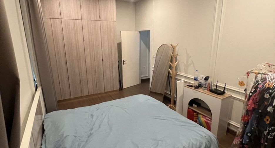 Haus zum Kauf mit 4 Zimmer in Khlong Sam Wa, Bangkok