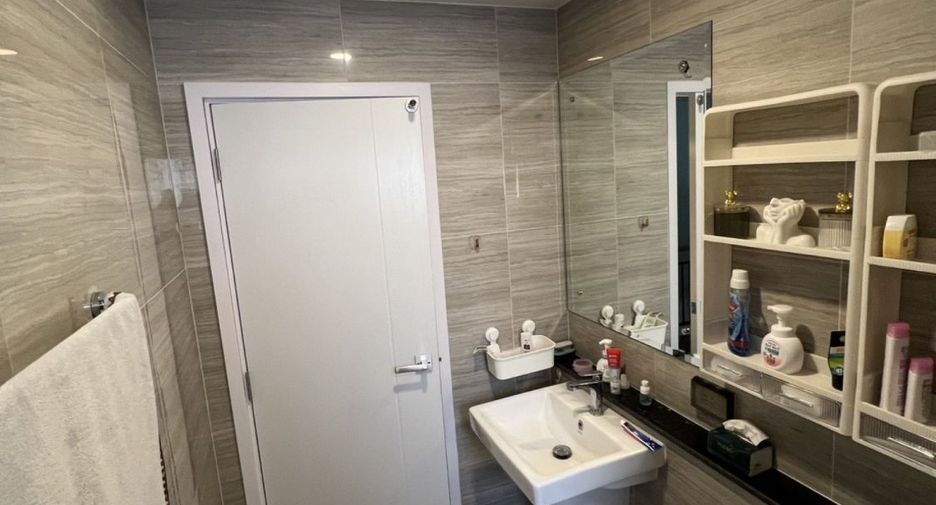 Haus zum Kauf mit 4 Zimmer in Khlong Sam Wa, Bangkok