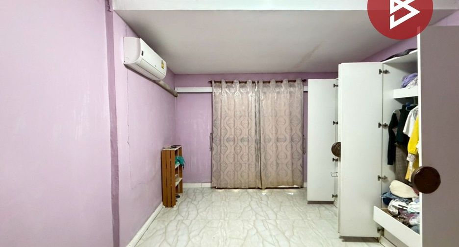 For sale 3 bedrooms townhouse in Thanyaburi, Pathum Thani
