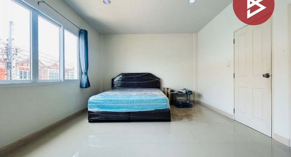 For sale 3 bedrooms townhouse in Thung Khru, Bangkok