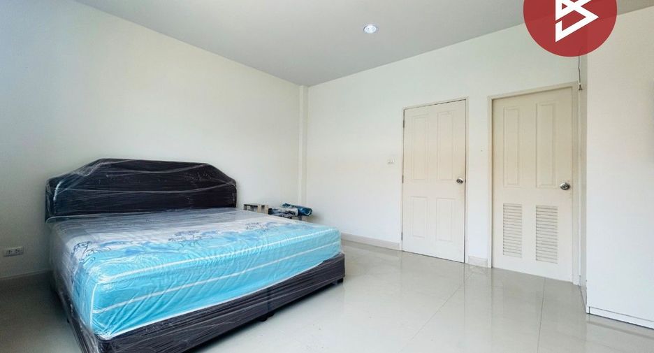 For sale 3 bedrooms townhouse in Thung Khru, Bangkok
