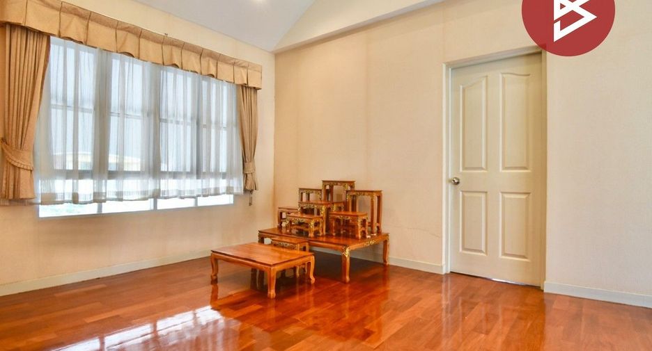À vendre 3 chambres maison de ville à Bang Khun Thian, Bangkok
