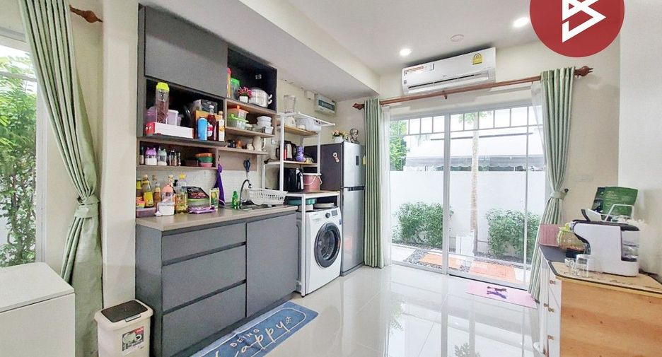 For sale 2 bedrooms townhouse in Phra Samut Chedi, Samut Prakan
