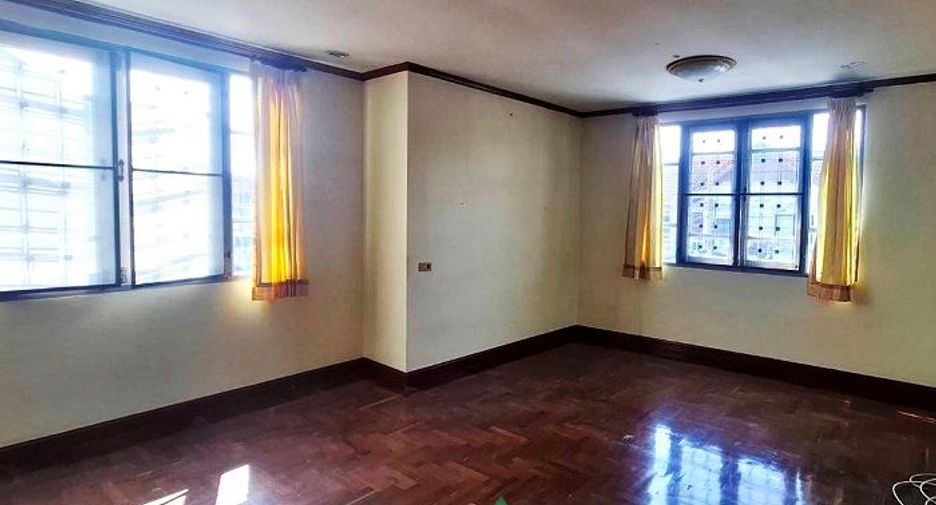 Casa en venta de 5 habitaciones en Mueang Nonthaburi, Nonthaburi