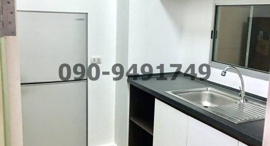 For rent 3 bedrooms townhouse in Bueng Kum, Bangkok