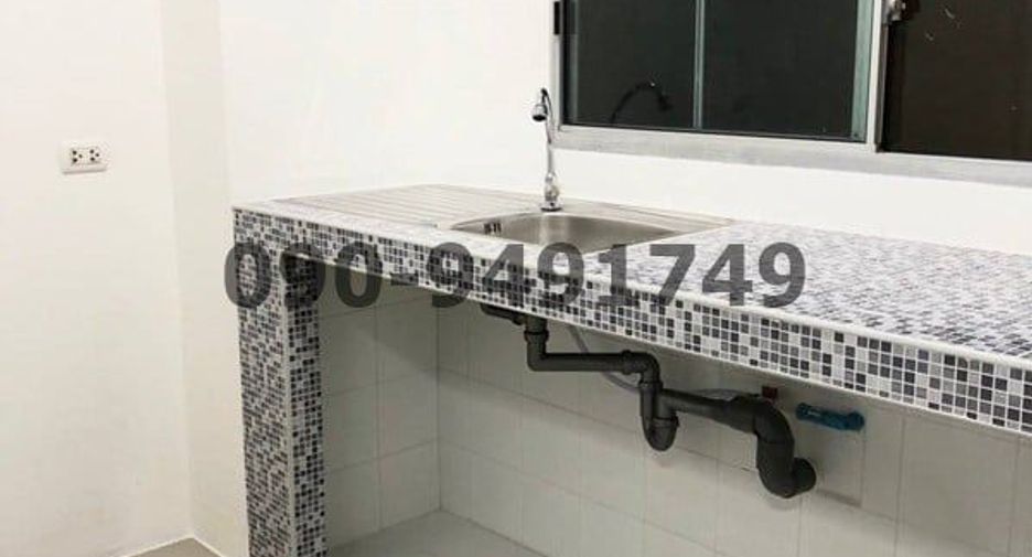 For rent 3 bedrooms townhouse in Bueng Kum, Bangkok