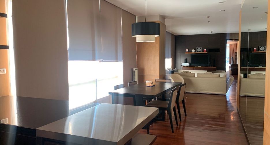 For rent 2 bedrooms condo in Watthana, Bangkok