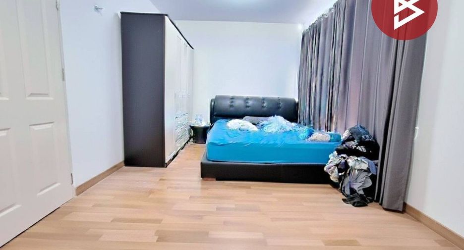 À vendre 2 chambres maison de ville à Mueang Samut Sakhon, Samut Sakhon