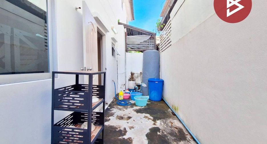 À vendre 2 chambres maison de ville à Mueang Samut Sakhon, Samut Sakhon