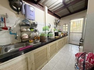 Casa adosada en venta de 4 habitaciones en Bang Phli, Samut Prakan