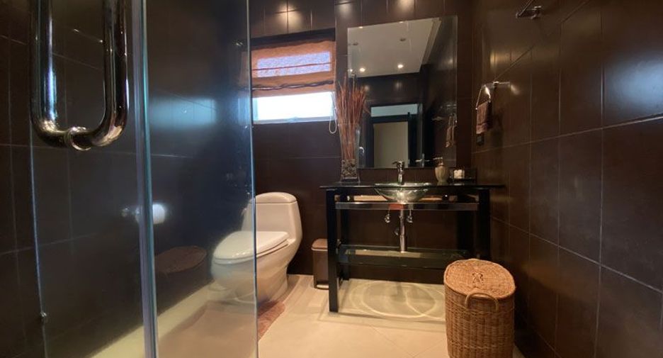 Haus zum Kauf mit 4 Zimmer in Bang Lamung, Chonburi