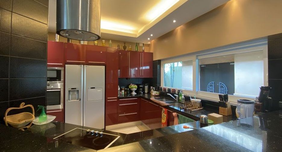 Haus zum Kauf mit 4 Zimmer in Bang Lamung, Chonburi