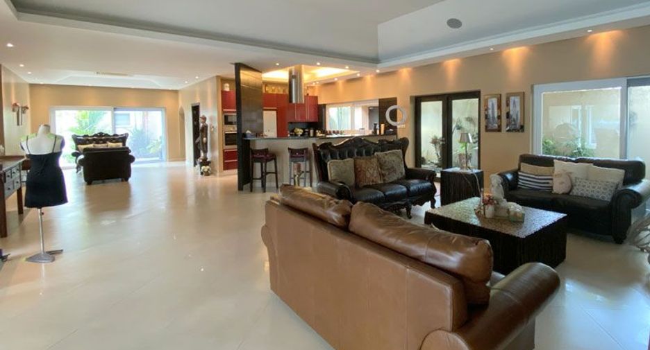 Haus zum Kauf mit 4 Zimmer in Bang Lamung, Chonburi