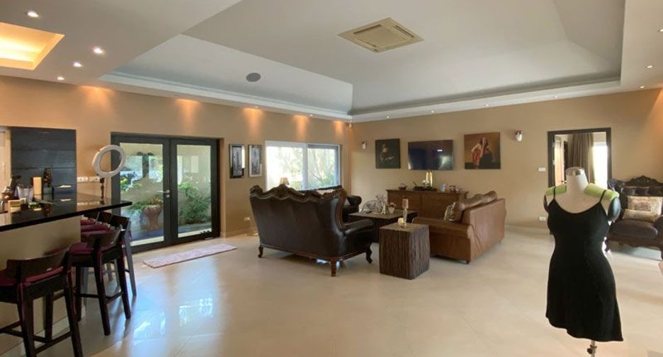 Haus zum Kauf mit 4 Zimmer in Bang Lamung, Chonburi