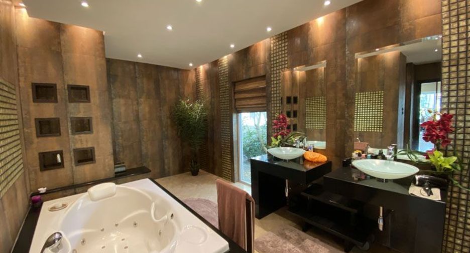 Haus zum Kauf mit 4 Zimmer in Bang Lamung, Chonburi