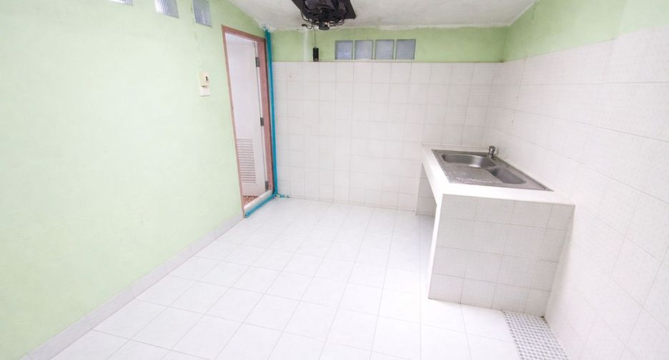 For sale 3 bedrooms townhouse in Khan Na Yao, Bangkok