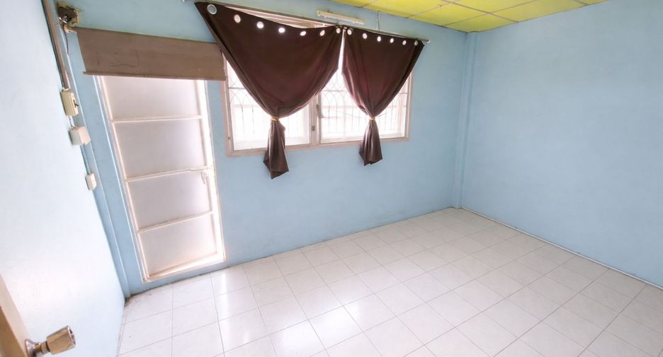 For sale 3 bedrooms townhouse in Khan Na Yao, Bangkok