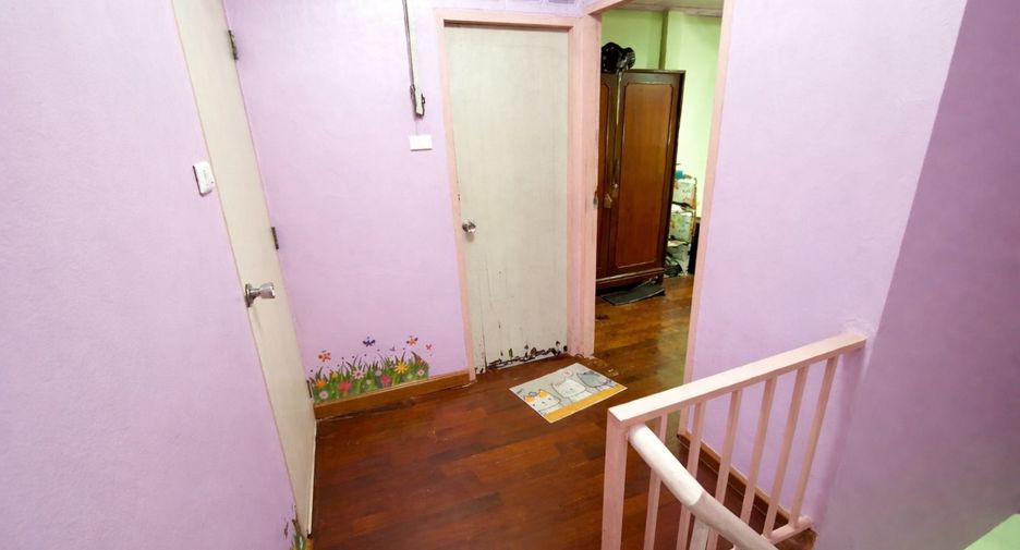 For sale 3 bedrooms townhouse in Khan Na Yao, Bangkok