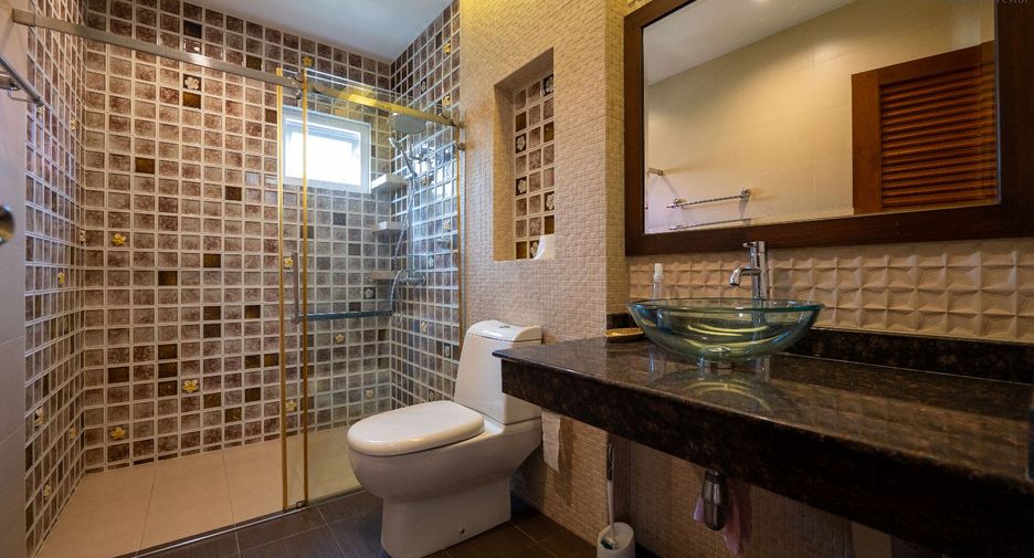 For sale 4 bedrooms house in Bang Khae, Bangkok