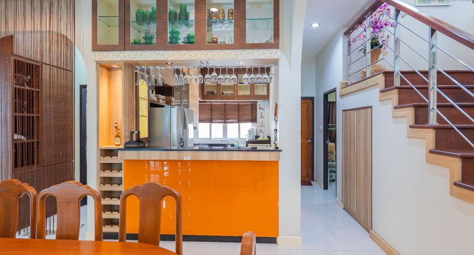 For sale 4 bedrooms house in Bang Khae, Bangkok