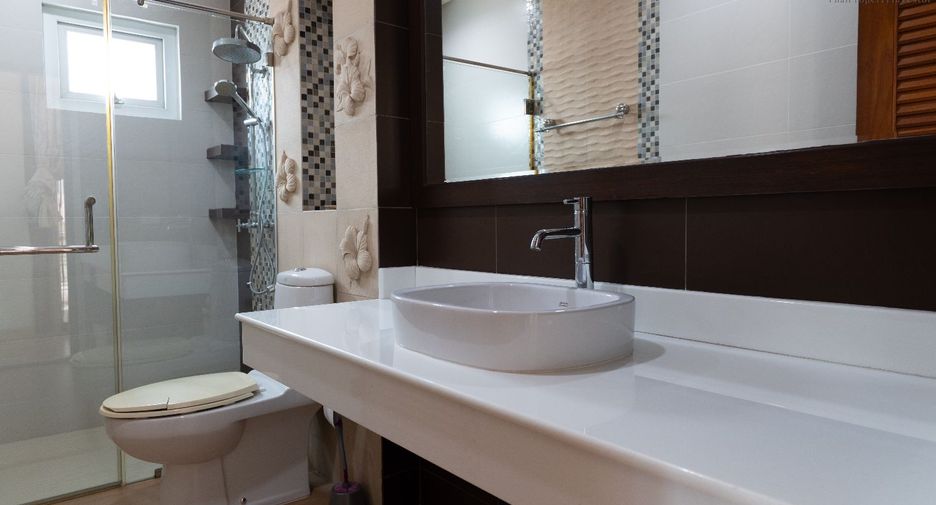 For sale 4 bedrooms house in Bang Khae, Bangkok