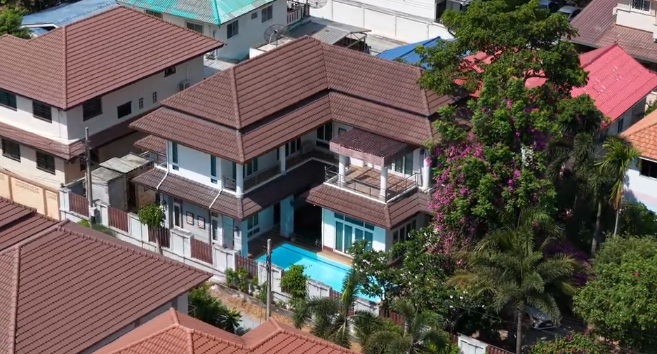 For sale 4 bedrooms house in Bang Khae, Bangkok