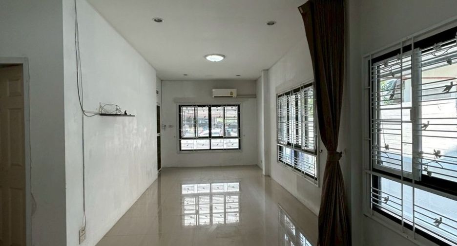 Casa en venta de 2 habitaciones en Phan Thong, Chonburi