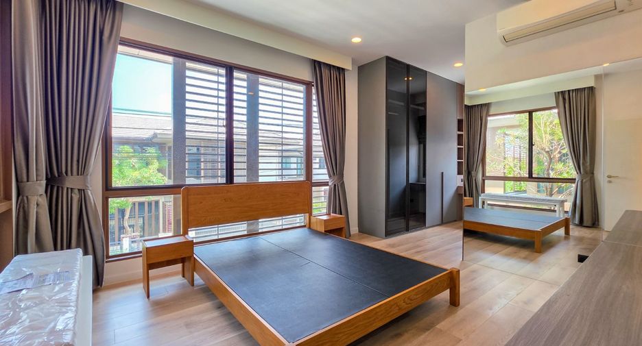 À louer et à vendre 4 chambres maison à Bang Kapi, Bangkok