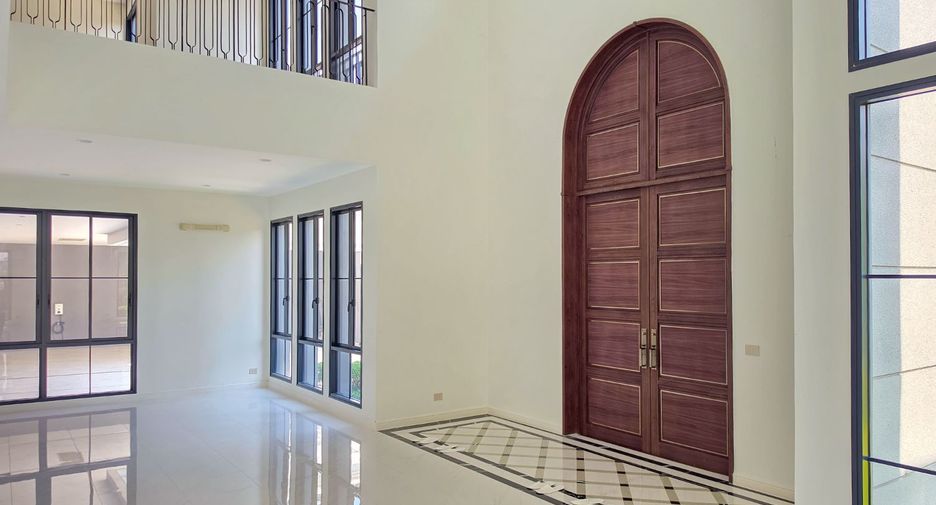 Haus zum Kauf mit 5 Zimmer in Bang Khen, Bangkok