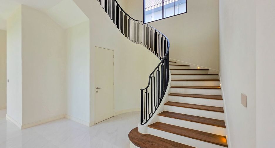 Haus zum Kauf mit 5 Zimmer in Bang Khen, Bangkok