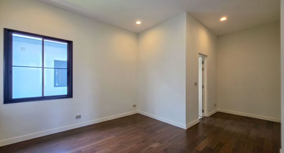 Haus zum Kauf mit 5 Zimmer in Bang Khen, Bangkok