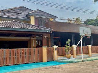 For sale 4 bedrooms house in Si Racha, Chonburi
