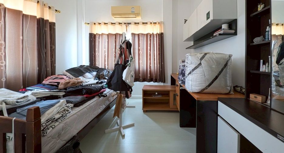 À vendre 4 chambres maison à Si Racha, Chonburi