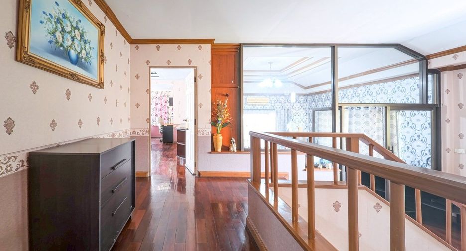 À vendre 4 chambres maison à Si Racha, Chonburi
