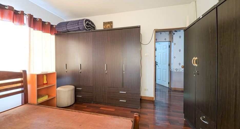 À vendre 4 chambres maison à Si Racha, Chonburi