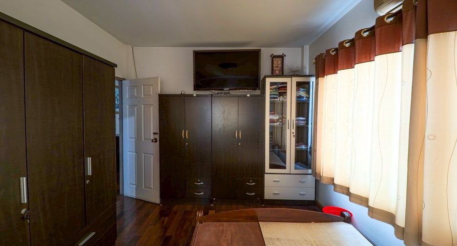 À vendre 4 chambres maison à Si Racha, Chonburi