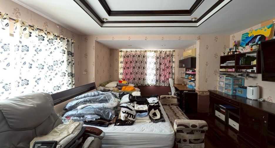 À vendre 4 chambres maison à Si Racha, Chonburi