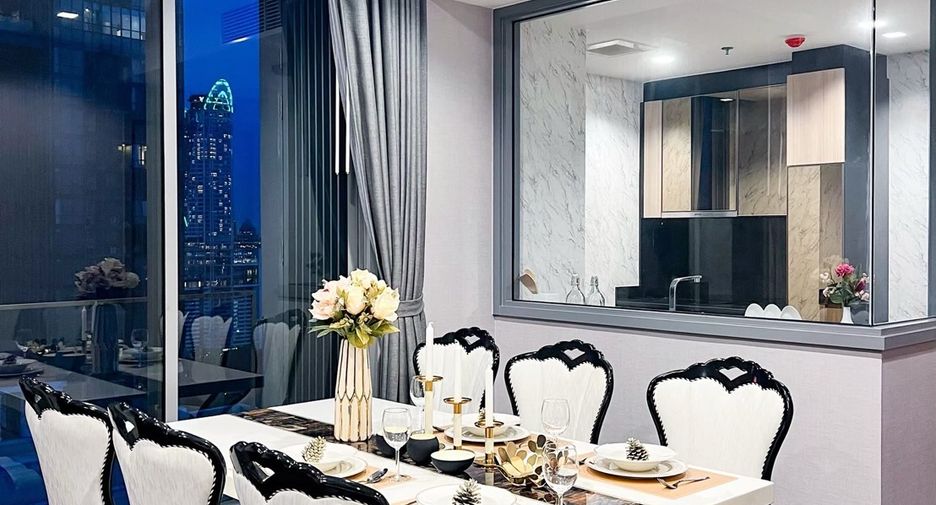À louer 2 chambres condo à Pathum Wan, Bangkok
