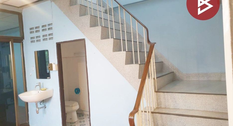 For sale 2 bedrooms townhouse in Mueang Nakhon Sawan, Nakhon Sawan