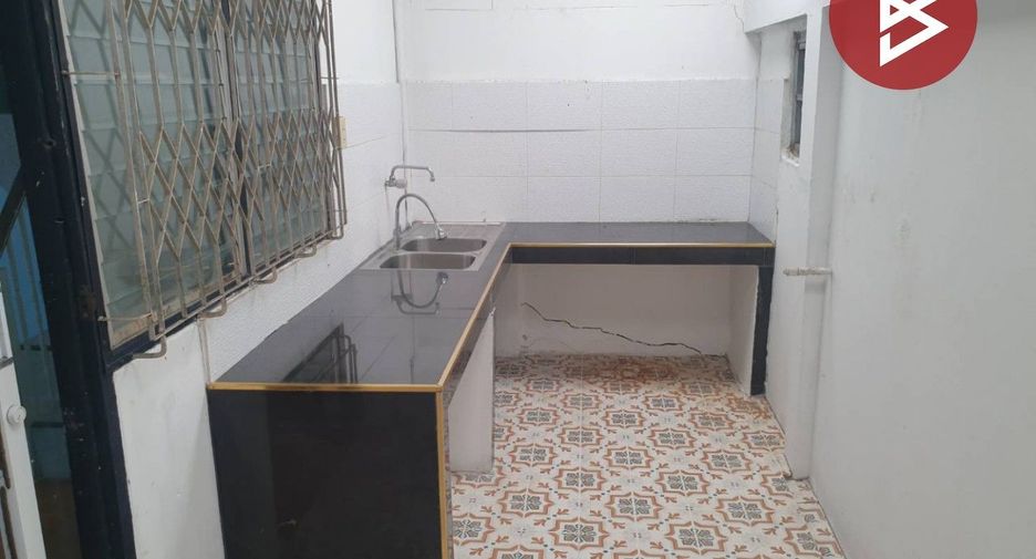 For sale 2 bedrooms townhouse in Mueang Nakhon Sawan, Nakhon Sawan