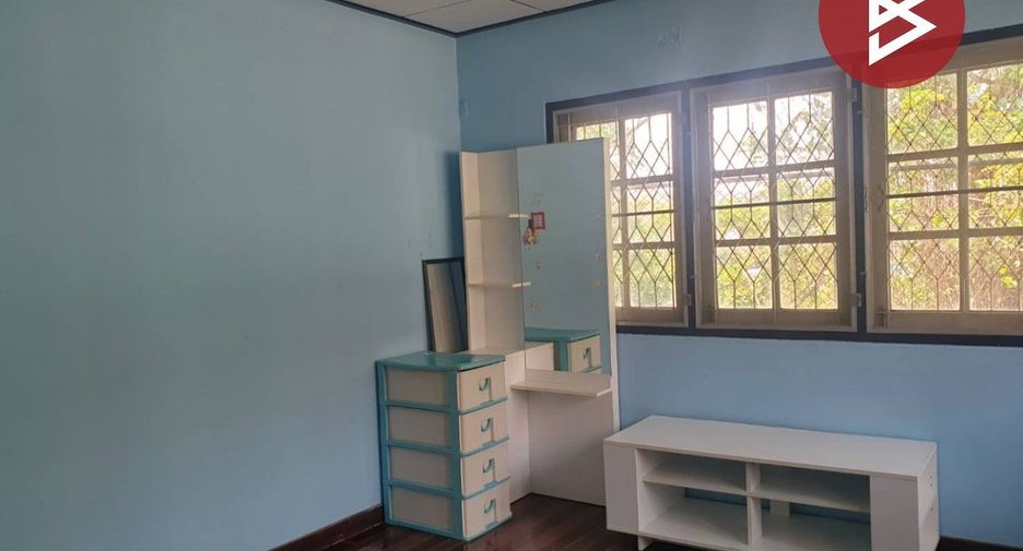 For sale 2 bedrooms townhouse in Mueang Nakhon Sawan, Nakhon Sawan