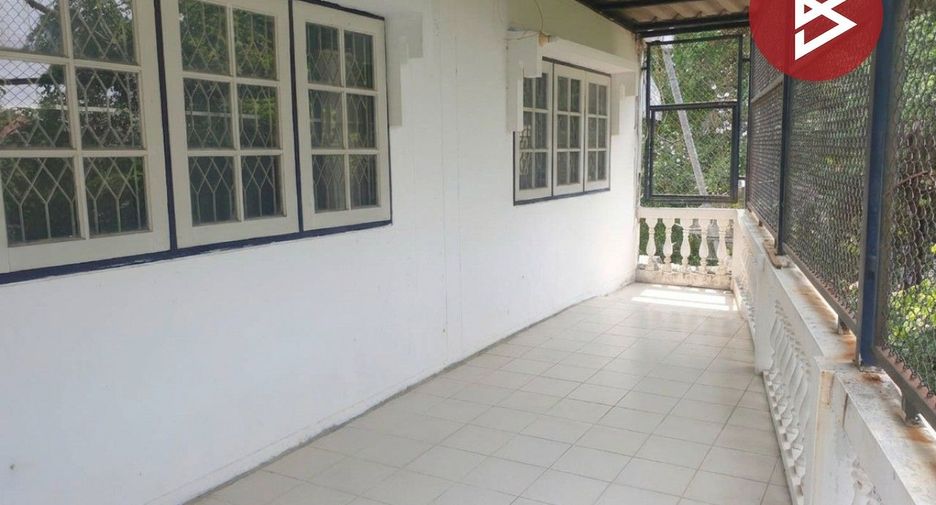 For sale 2 bedrooms townhouse in Mueang Nakhon Sawan, Nakhon Sawan