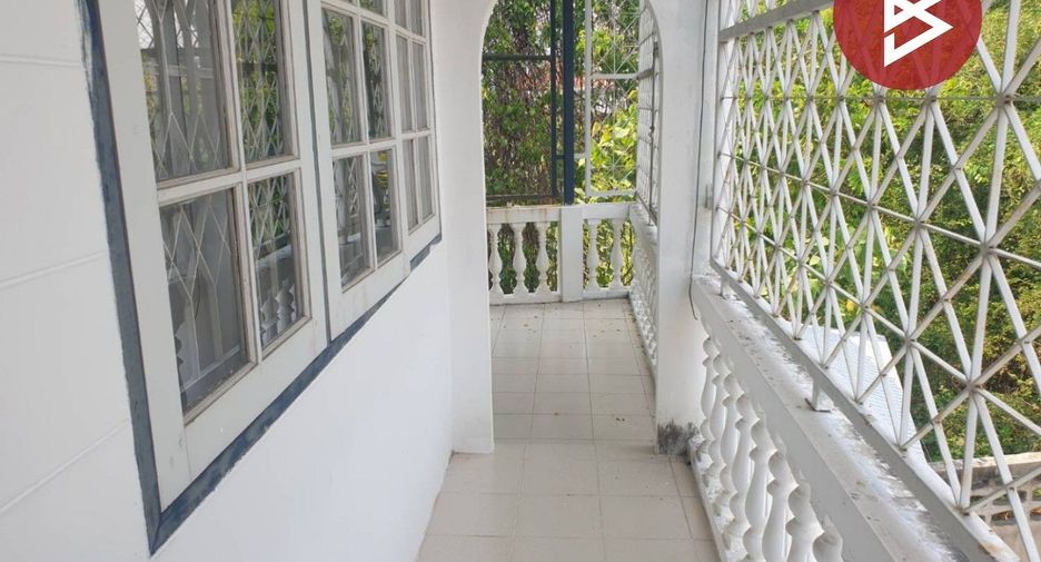 For sale 2 bedrooms townhouse in Mueang Nakhon Sawan, Nakhon Sawan