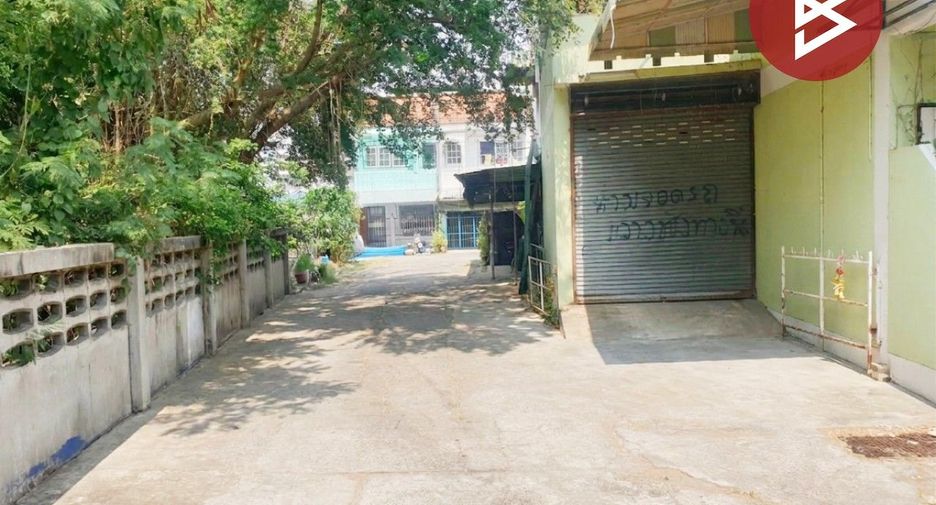 For sale 2 bedrooms townhouse in Mueang Nakhon Sawan, Nakhon Sawan